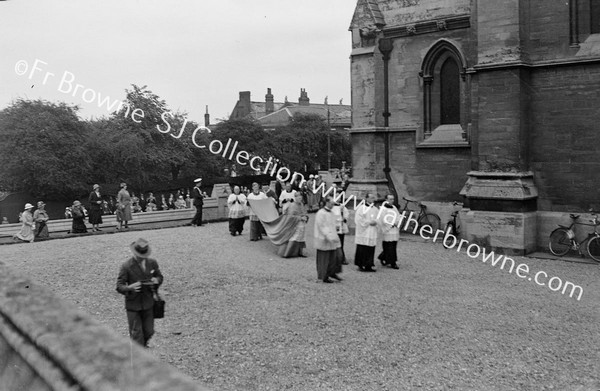 PILGRIMAGE CARDINAL PROCEEDING TO ST.JOHN'S NORWICH